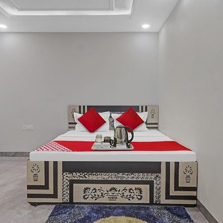 Hotel O Amazing Guest House Nuova Delhi Esterno foto