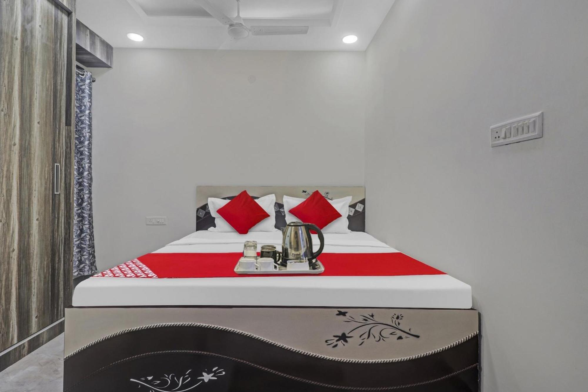 Hotel O Amazing Guest House Nuova Delhi Esterno foto