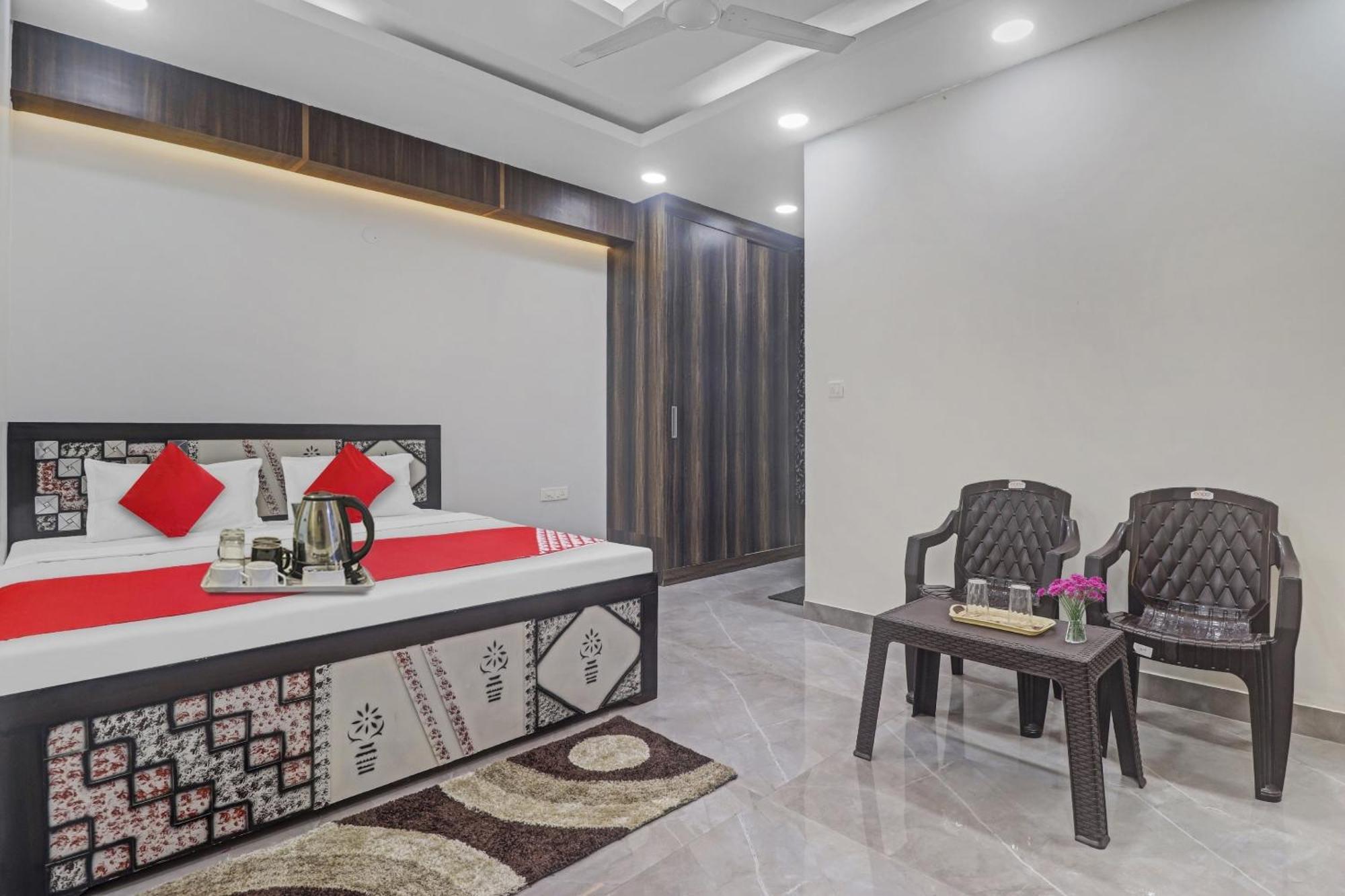 Hotel O Amazing Guest House Nuova Delhi Esterno foto
