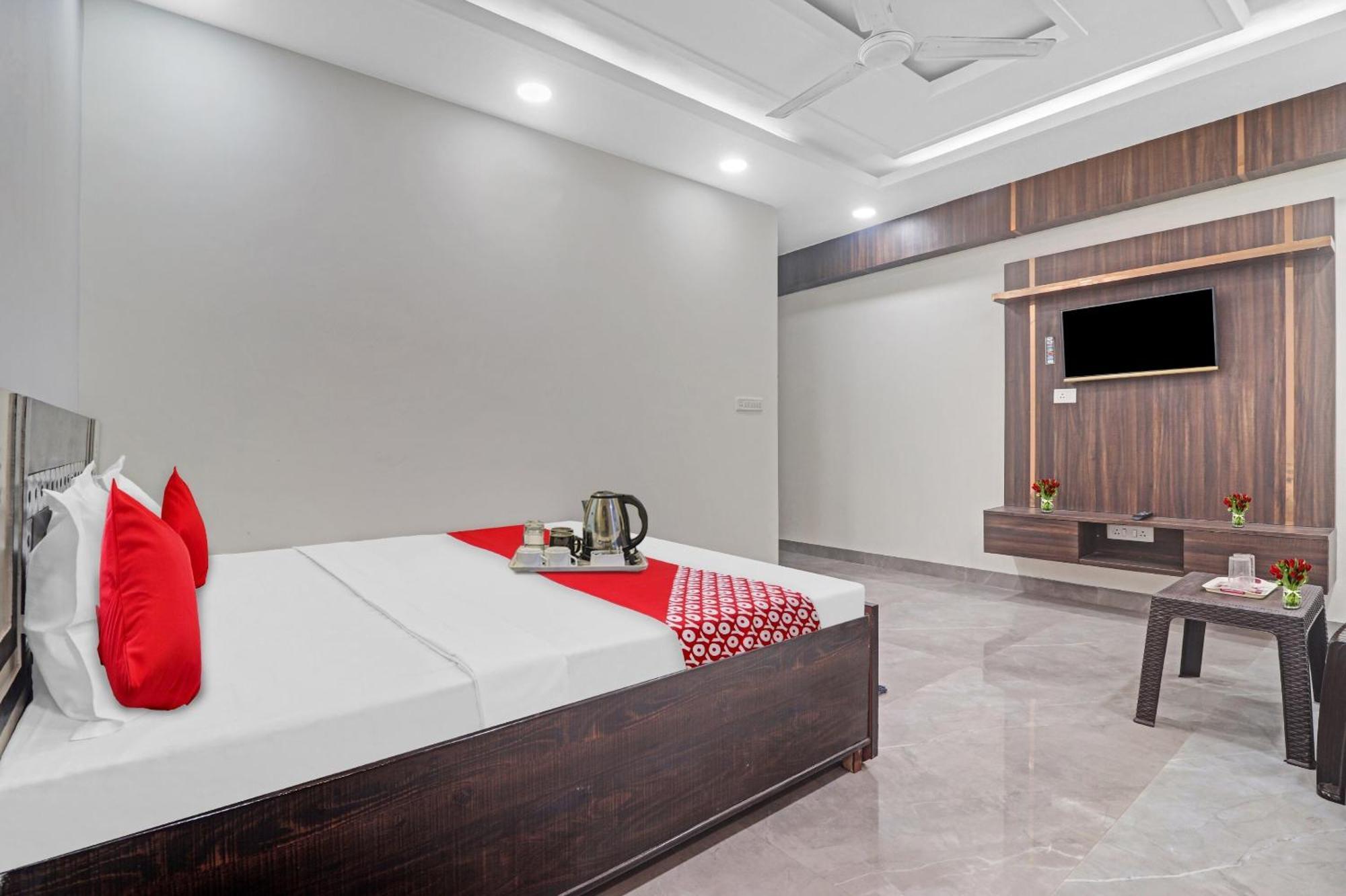 Hotel O Amazing Guest House Nuova Delhi Esterno foto