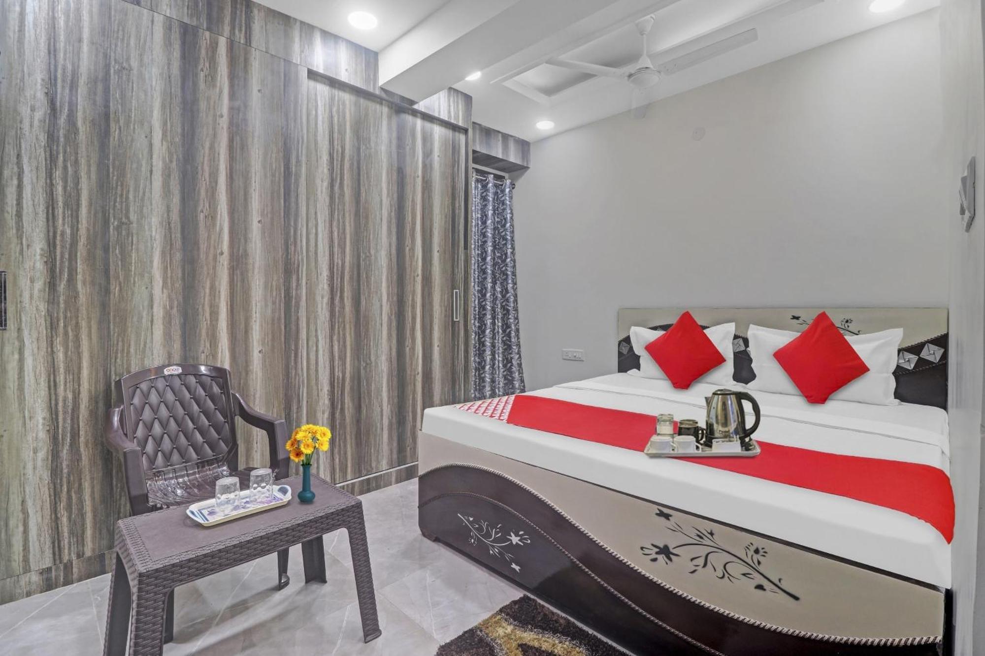 Hotel O Amazing Guest House Nuova Delhi Esterno foto