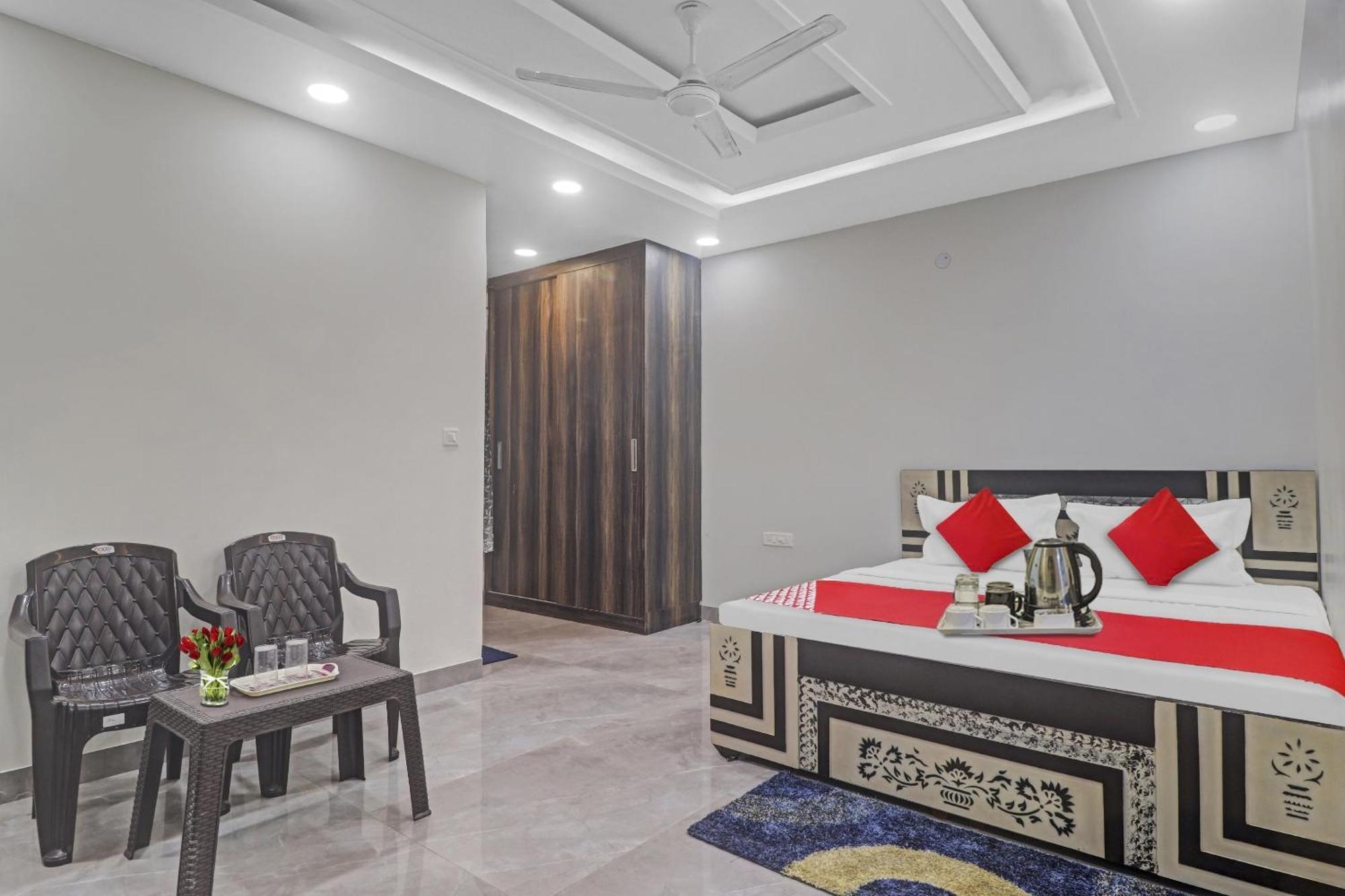 Hotel O Amazing Guest House Nuova Delhi Esterno foto